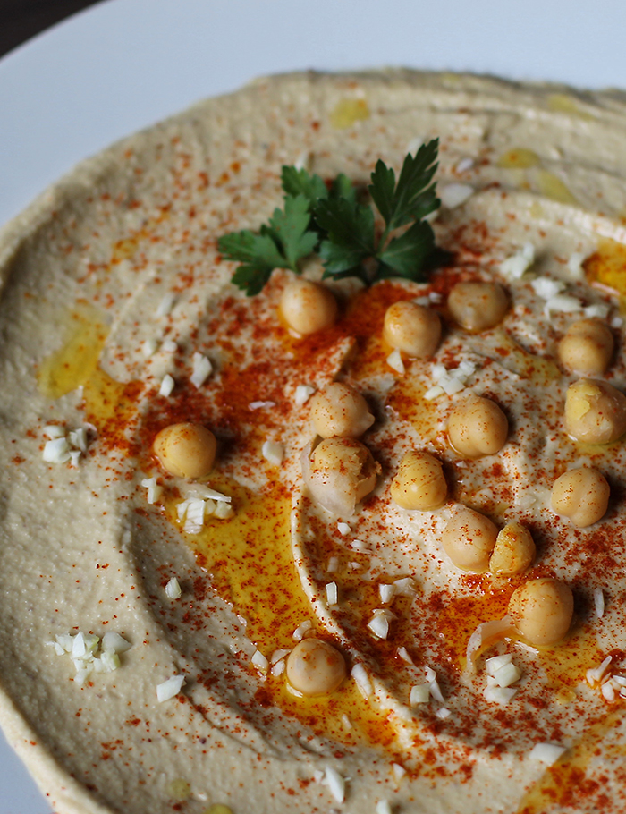 spicy-garlic-hummus-IMG_2376